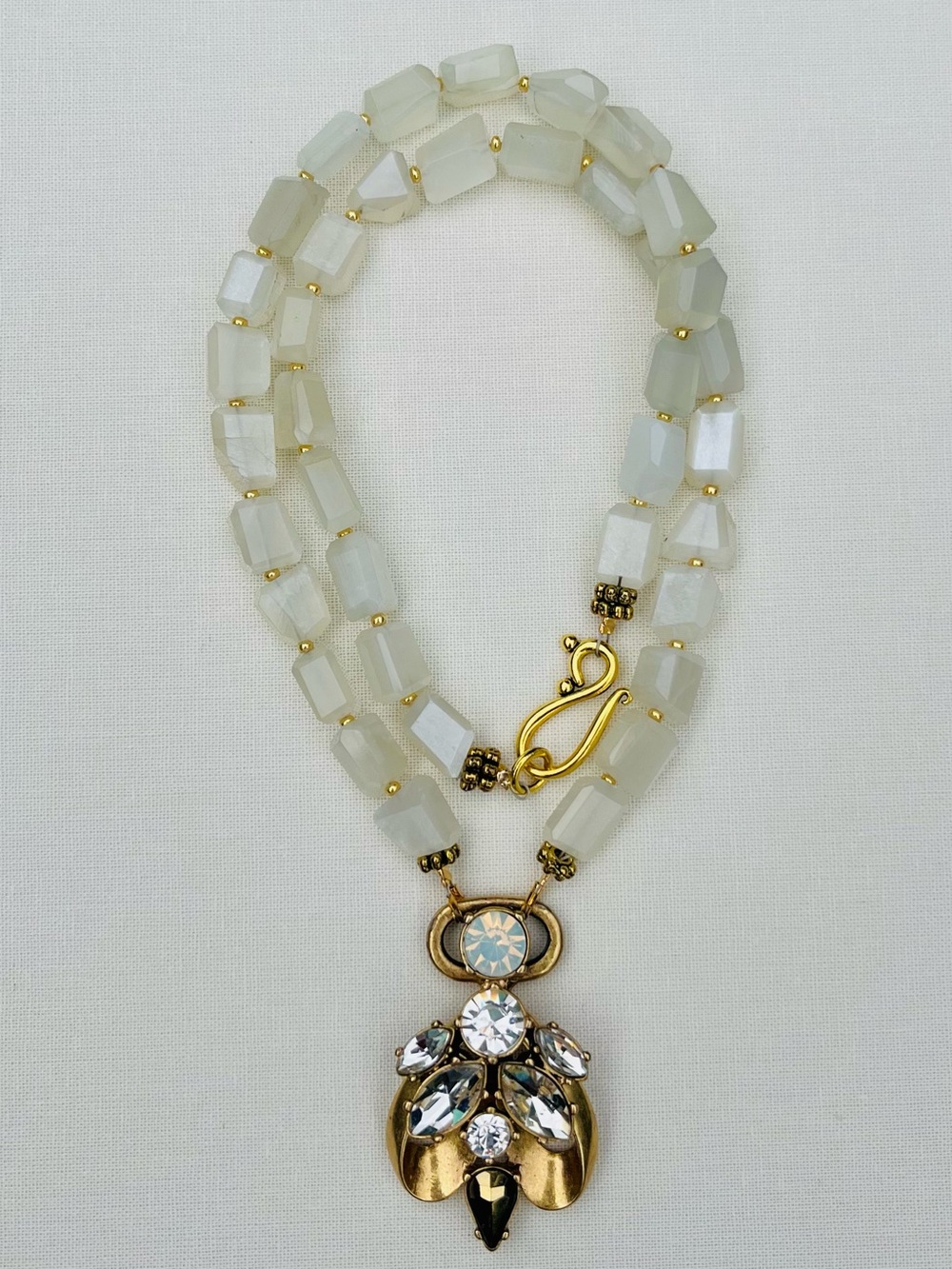 NWOT gorgeous, vintage and moonstone one-of-a-kind necklace